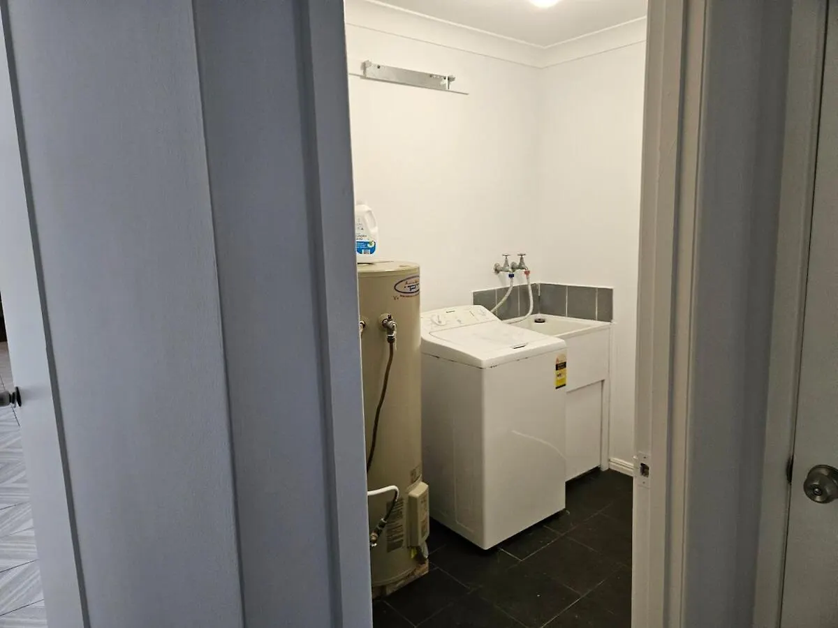 Newly Renovated & Quiet Area Villa Eagleby
