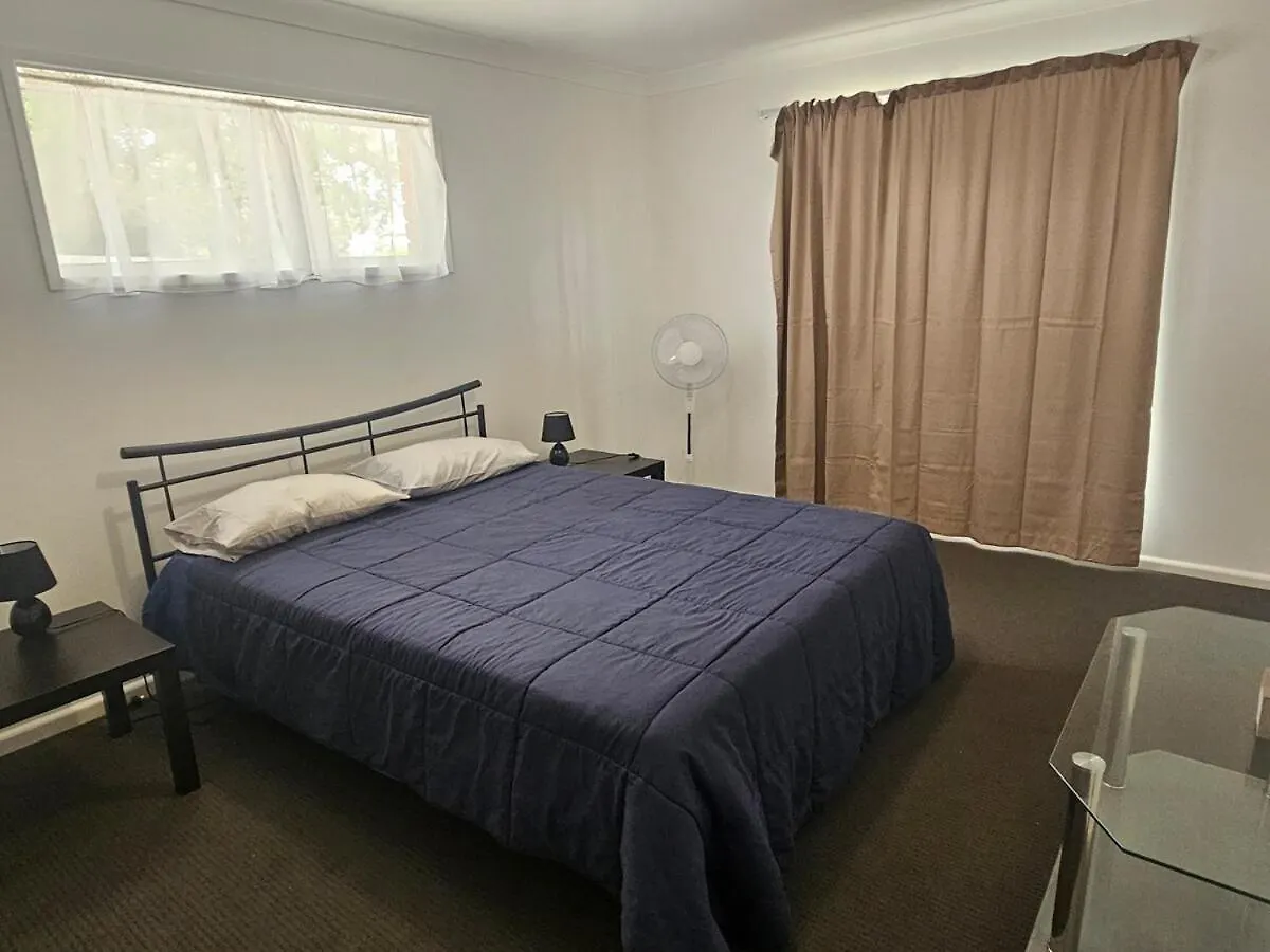 Newly Renovated & Quiet Area Villa Eagleby