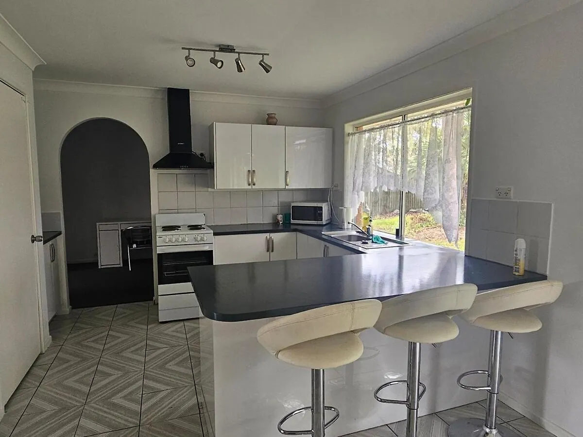Newly Renovated & Quiet Area Villa Eagleby Vakantiehuis