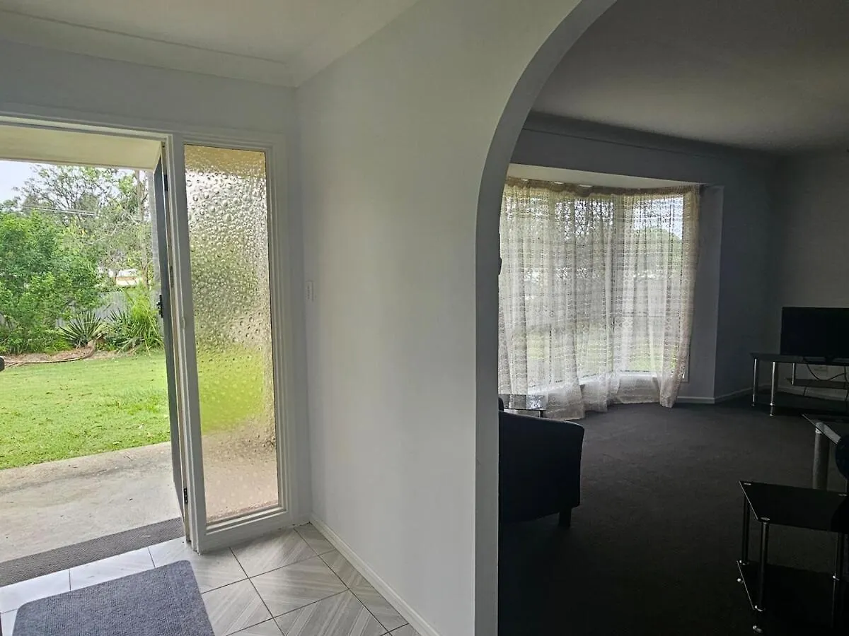 Newly Renovated & Quiet Area Villa Eagleby